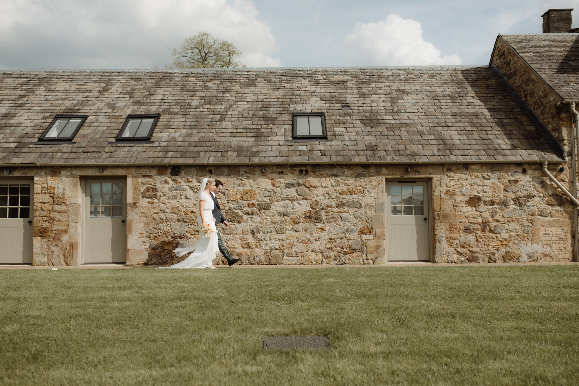 Summer wedding photography at Edinburgh wedding.