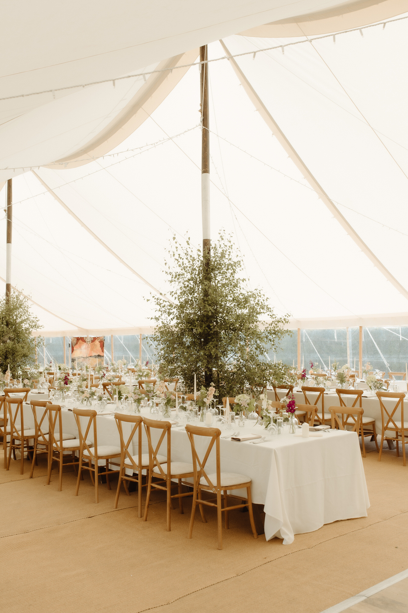 Elegant pitches floral marquee at Hill of Tarvit 